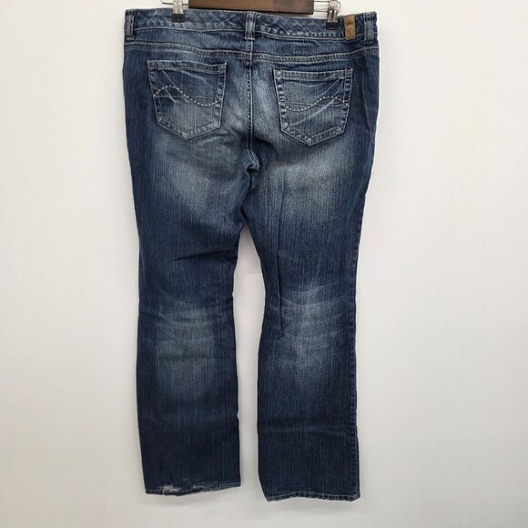 Maurices Bootcut Jeans Laney Stretch Medium Wash Distressed 13/14L Y2K Casual - Picture 4 of 15